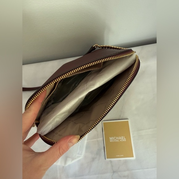 Michael Kors Jet Set Travel Medium Dome Crossbody Bag - Picture 2 of 10